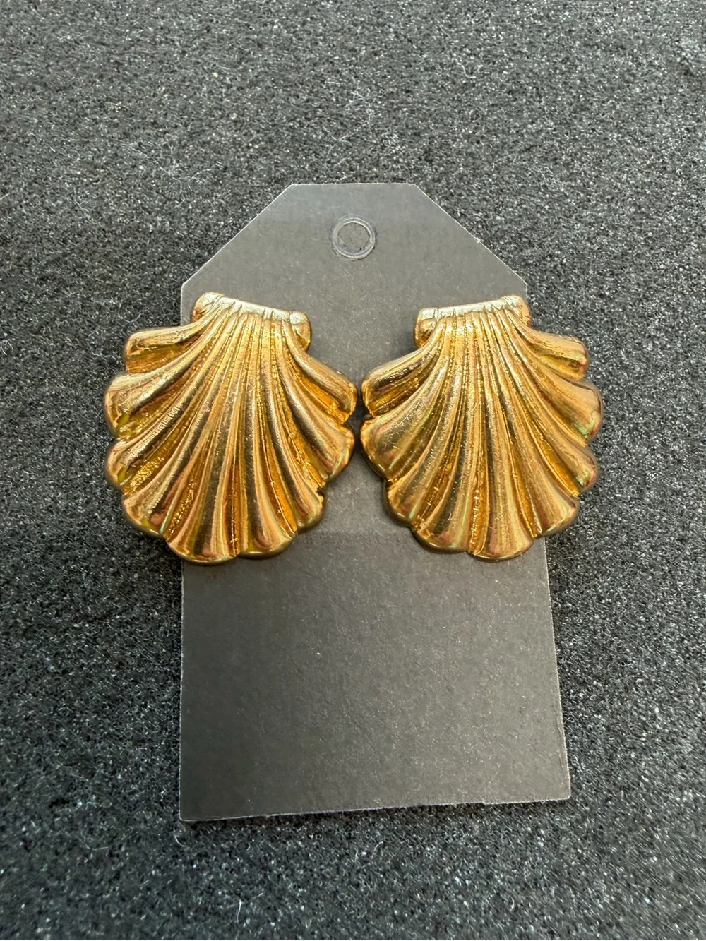 Vintage Classic Gold Tone Shell Stud Earrings